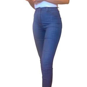 ❤️3/$25 Sale!❤️ Fashion Nova blue jeans Size 3